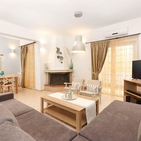 Agia MarinaCharming And Comfy Houseアパートメント エクステリア 写真